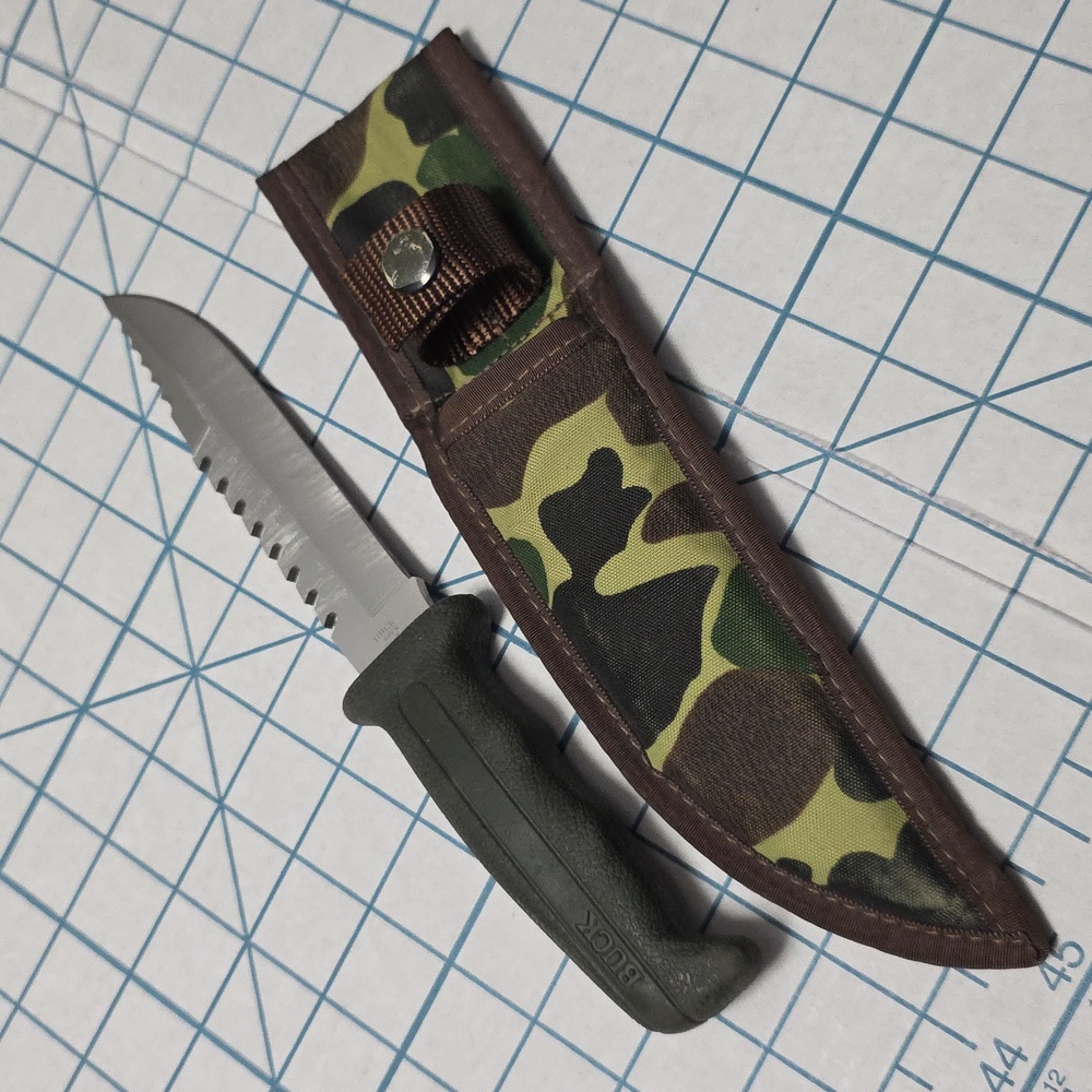 Buck 639 Survival‎ Knife w/Camo Sheath, Vintage